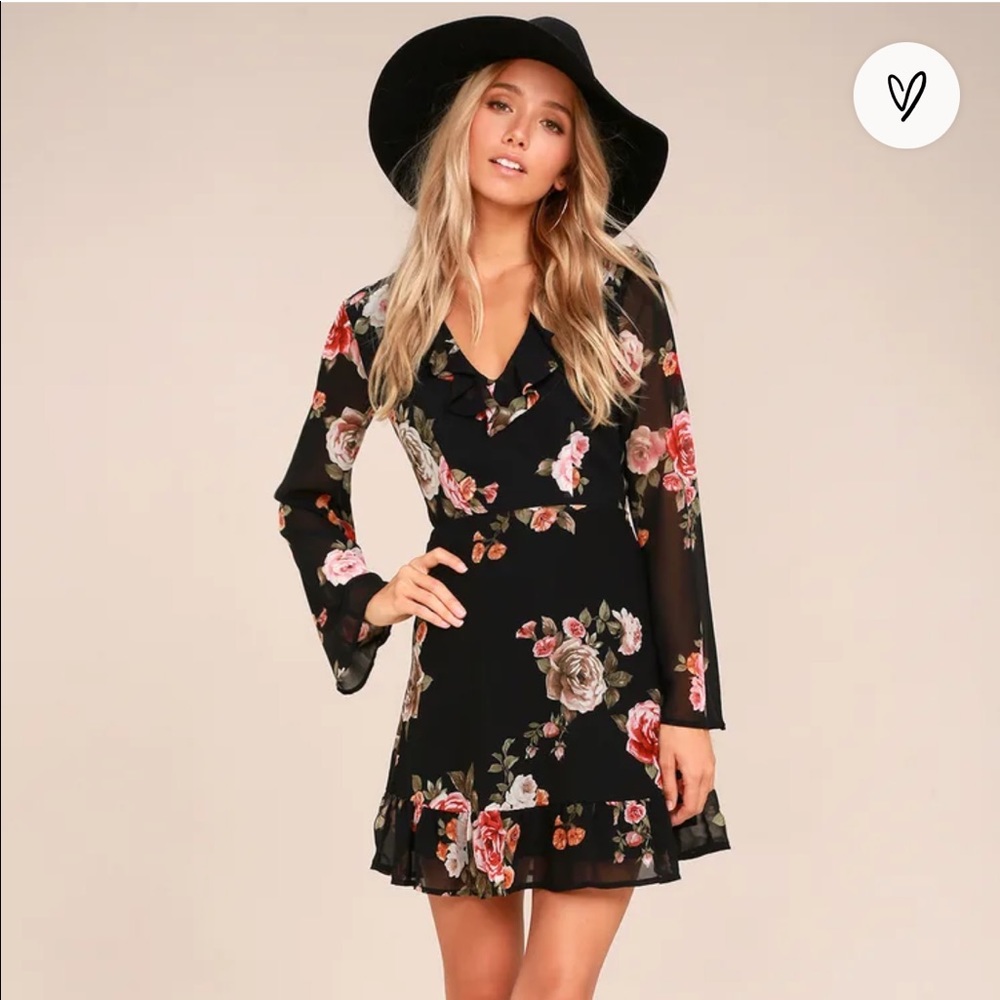 Lulu’s black floral print long sleeve dress